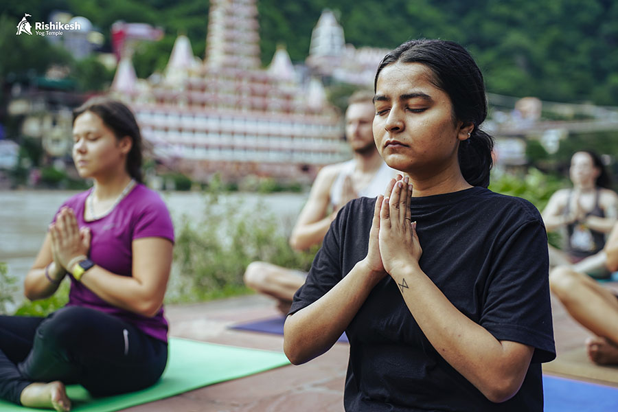 200hrs-yoga-teacher-training-in-rishikesh